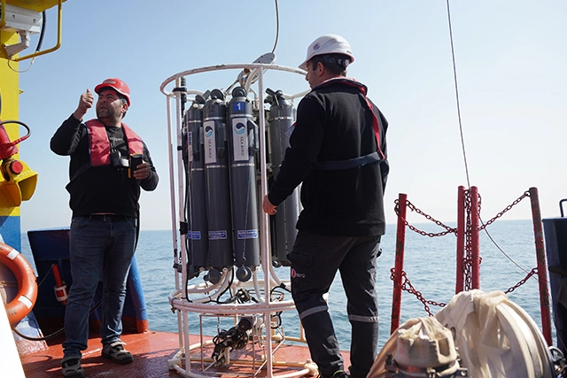 Marmara'da müsilaj incelemesi... Denizden numuneler alındı