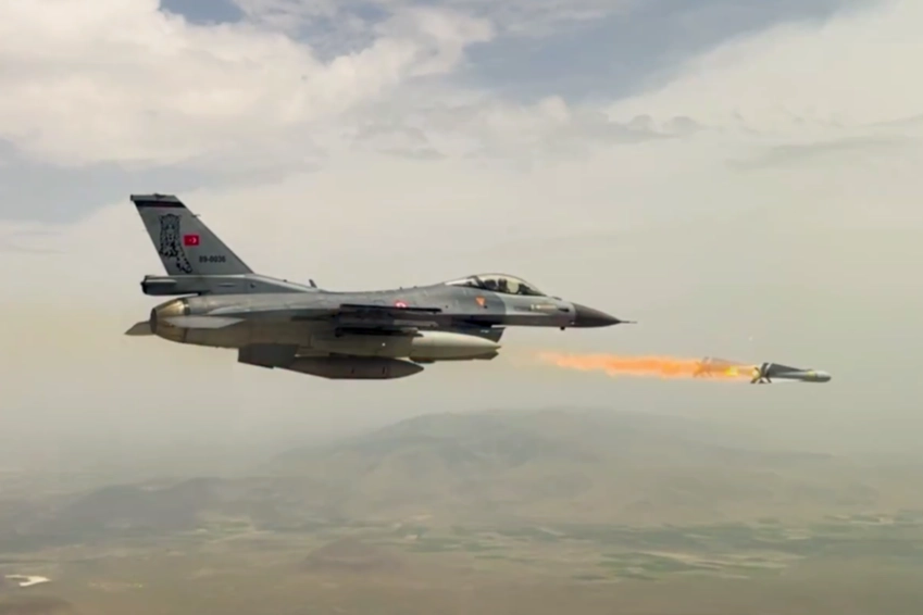 181. Filo'dan tam isabet... İlk kez eş zamanlı Maverick Füzesi atışı