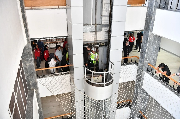 Kayseri Büyükşehir'den asansörden kişi kurtarma eğitimi