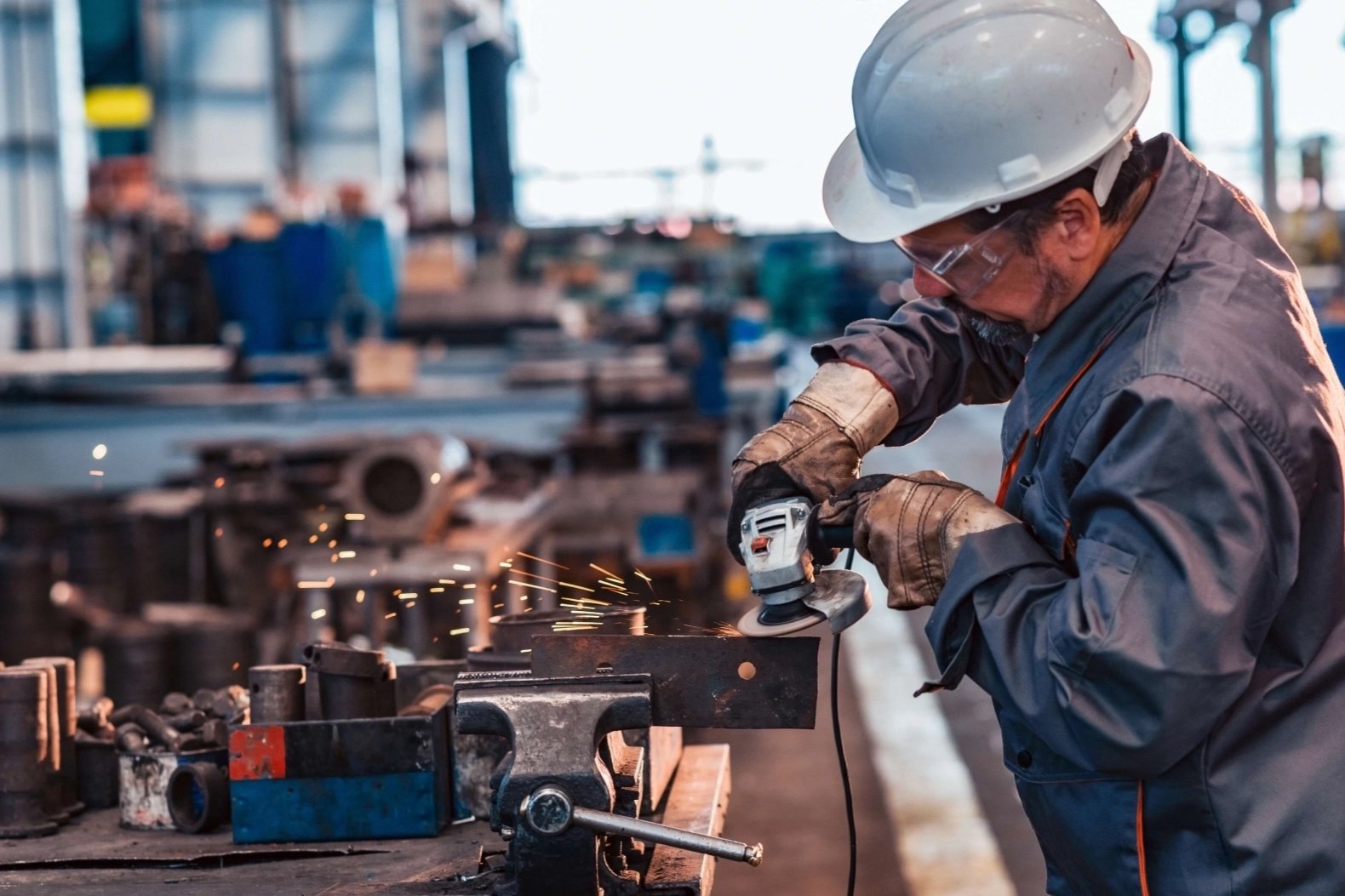 İşgücü girdi endeksleri ikinci çeyrekte yükseldi, sanayi sektörü geriledi