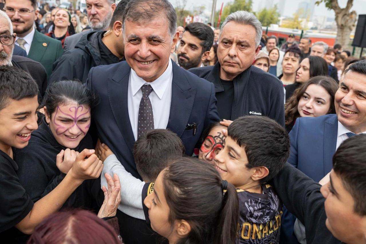 İzmir’de 'Ballıkuyu Parkı' açıldı