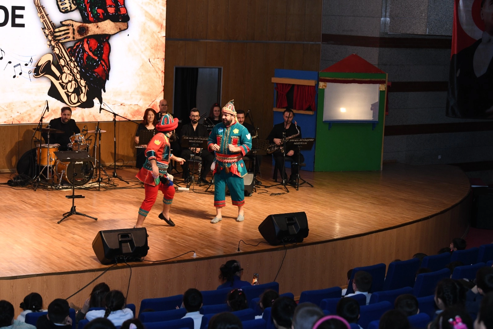 ABB Karagöz ve Hacıvat'ı çocuklarla buluşturdu