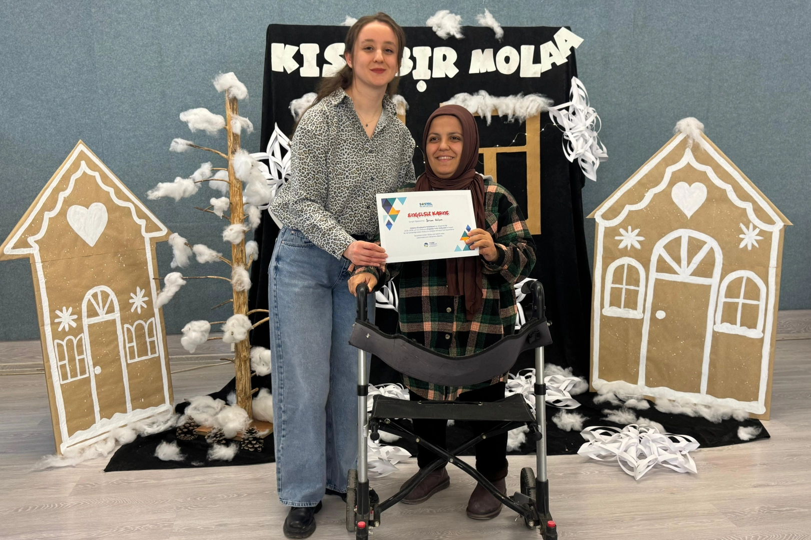 Sakarya'da Engelsiz Hobi Atölyelerinde karne sevinci