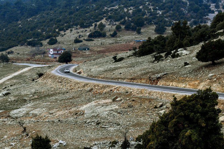 Mersin Erdemli’de 15 kilometre uzunluğundaki bağlantı yolu 4 kilometreye düşürüldü.