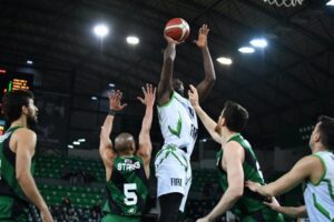 Bahçeşehir Koleji, ligde ilk yarının son haftasında TOFAŞ Basketbol Takımı’nı