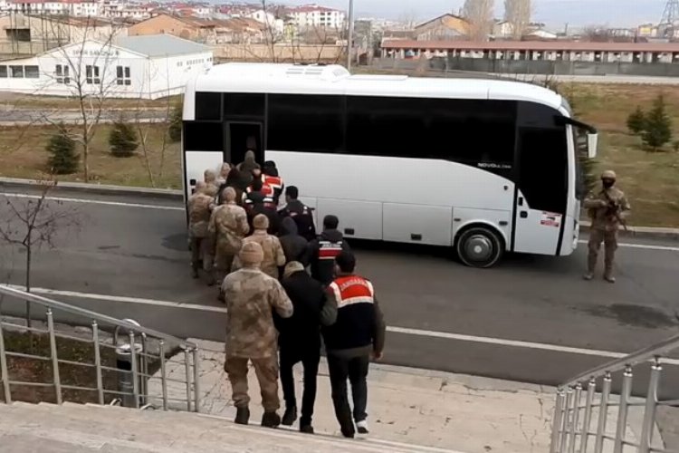 Bingöl’de jandarmanın gerçekleştirdiği uyuşturucu operasyonunda gözaltına alınan 7 şüpheli tutuklandı.