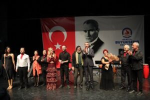 Denizli Büyükşehir Belediyesi, yılın ilk konserinde Grup Ladikeia’yı Denizlililerle buluşturdu.