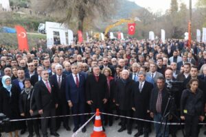 Hatay’ın Antakya ve Arsuz ilçelerini birbirine bağlayacak olan yolun temeli