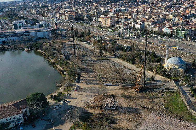 Kocaeli fuarı alanında yapımı hızla devam eden İzmit Millet Bahçesinde