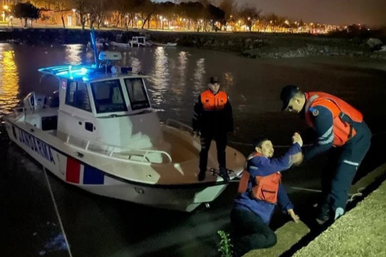 Bursa’nın Orhangazi ilçesine bağlı Çakırlı Mahallesi sahilinden tekne ile göle