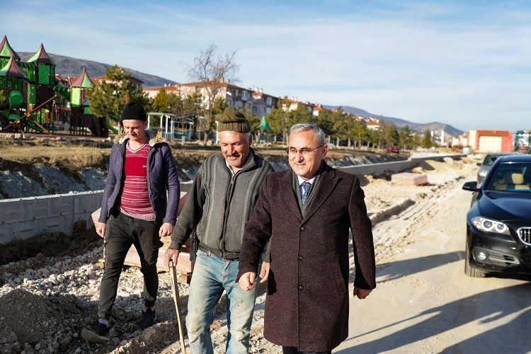 Kütahya Belediye Başkanı Prof. Dr. Alim Işık, Dumlupınar Mahallesi’nde Kanal