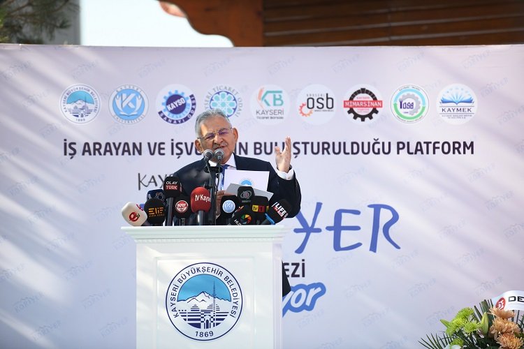 Kayseri Kariyer Merkezi projesi sayesinde, 2022 yılında 857 vatandaşın işe