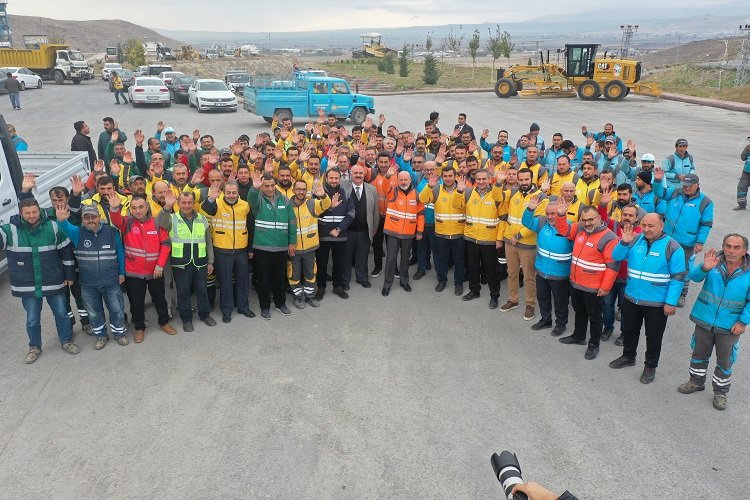 Kayseri’nin Kocasinan Belediye Başkanı Ahmet Çolakbayrakdar, önlemleri aldıklarını belirterek; “Yeter