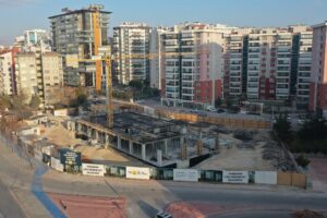 Konya Büyükşehir Belediyesi’nin Şefik Can Caddesi üzerinde yapımını sürdürdüğü Yenişehir