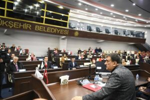 Malatya Büyükşehir Belediye Başkanı Selahattin Gürkan, kendisini ziyaret edenvatandaşlarla bir