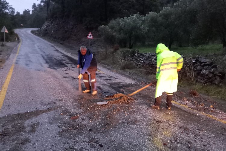 Muğla Büyükşehir Belediyesi ekipleri yoğun yağışların günlük hayatı olumsuz etkilememesi