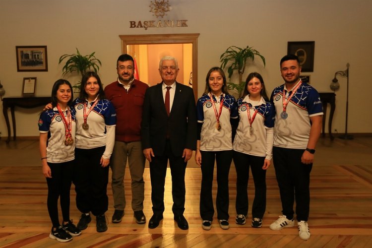 Samsun’da düzenlenen Salon Federasyonu Kupası ve 2023 salon okçuluk Milli