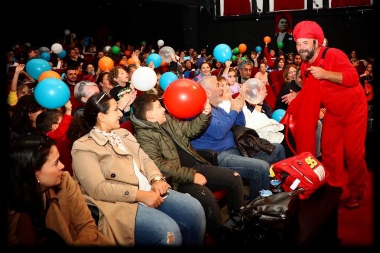 Oyuncu Murat Makar’ın çocuklar için hazırladığı İnteraktif STAND-UP Gösterisi ‘İçimde