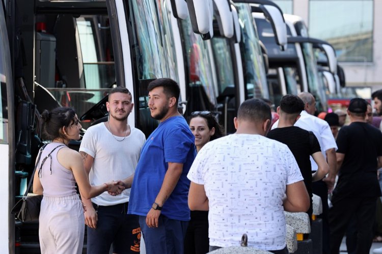 Aile ve Sosyal Hizmetler Bakanı Derya Yanık, sosyal yardım faydalanıcısı