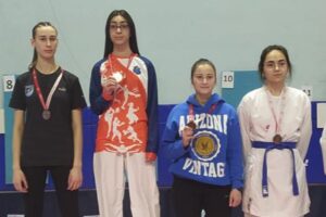 Kocaeli Okul Sporları Gençler A ve B Karate Şampiyonasına 16