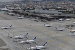 İstanbul’da etkili olan sis nedeniyle Sabiha Gökçen Havaalanı’ndaki bazı uçuşlar