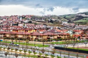 Sakara Büyükşehir Belediyesi’nin kurduğu Konut A.Ş üretime Yenikent’te başlıyor. Vatandaşlar