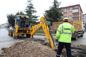 Sakarya’da İbrahim Kangal Caddesi’nin yağmur suyu hattı da yenileniyor SAKARYA