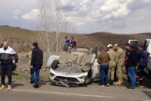 Bingöl’de iki otomobilin çarpışması sonucu 4 kişi yaralandı. Bingöl Güncel