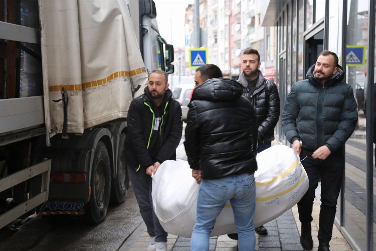 Deprem felaketinin ilk zamanlarında koordineli ve duyarlı bir yardım çalışmasına