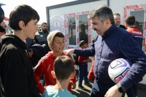 Bursa’da Yıldırım Belediye Başkanı Oktay Yılmaz, Yeşilyurt, İslâhiye ve Hassa’yı