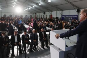 Cumhurbaşkanı Erdoğan, Kahramanmaraş‘ta şehit, gazi ve depremzede ailelerle iftar programında