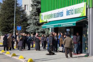 Eskişehir Büyükşehir Belediyesi Yerel Tohum Üretim Merkezi’nde üretilen yerel tohumlar,