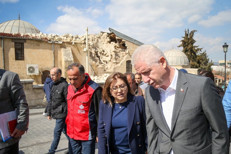 Depremde zarar gören Gaziantep Kalesi olmak üzere başta olmak üzere