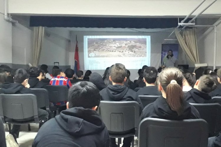 İzmir’in Bergama ilçesinde tarihi değerler ve kültürel miras okul okul