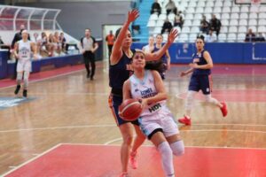 İzmitli Periler, kendi sahasında karşılaştığı DİBA Spor Kulübü’nü 97-68 mağlup