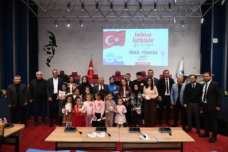 Kayseri Büyükşehir Belediye Başkanı Dr. Memduh Büyükkılıç, ‘İstikbal İstiklale Ses