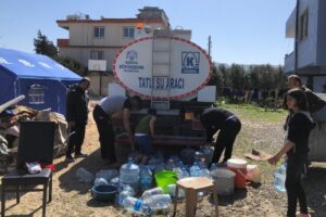 Konya Büyükşehir Belediyesi, depremin yaralarını sarmak için ilk günden beri