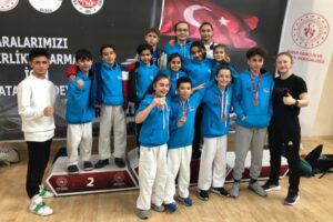 Manisa Büyükşehir Belediyespor karate altyapı takımı, Bursa’da 46 kulüpten 960