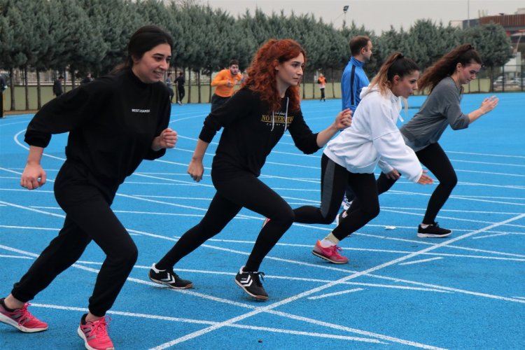 Kocaeli Büyükşehir Belediyesi, POMEM sınavlarına hazırlanan 20 polis adayının umudu