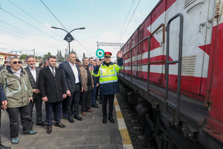 Sakarya Büyükşehir Belediyesi 44 konteyneri daha İskenderun’a yolladı. İskenderun’da kurulacak