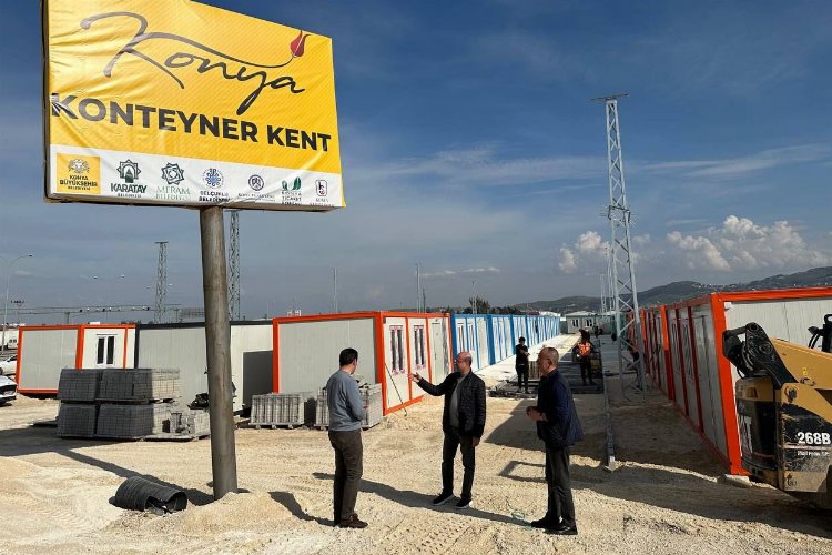 Selçuklu Belediye Başkanı Ahmet Pekyatırmacı, Hatay’da sürdürülen “Konya Konteyner Kent”te