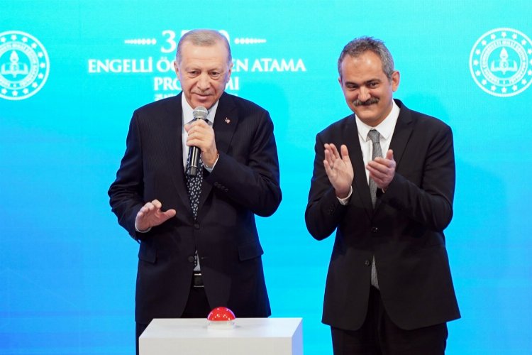 Ankara’da önceki gün gerçekleşen Engelli Öğretmen Ataması Töreni’nde başvuran 4