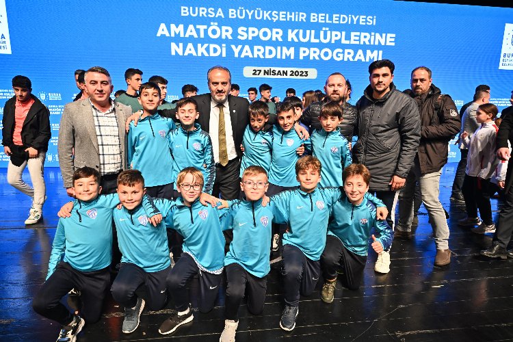 Bursa’da her zaman sporun ve sporcunun yanında olan Büyükşehir Belediyesi,