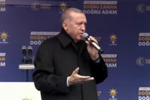 Cumhurbaşkanı Recep Tayyip Erdoğan, ilk mitingini Afyonkarahisar Zafer Meydanı’nda gerçekleştirdi.