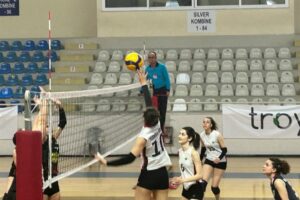 Manisa Büyükşehir Belediyespor Voleybol takımı, Çanakkale’de düzenlenen 2. Lige Terfi