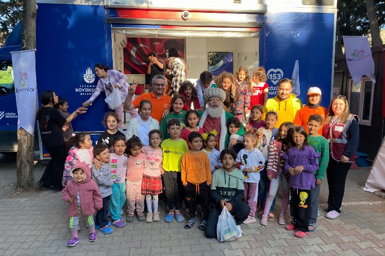 İzmit Belediyesi, Hatay Defne’de Sosyal Market ve Gülümse Kafe başta