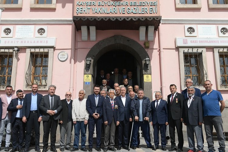 Kayseri Büyükşehir Belediye Başkanı Dr. Memduh Büyükkılıç, Milli Savunma Bakanı