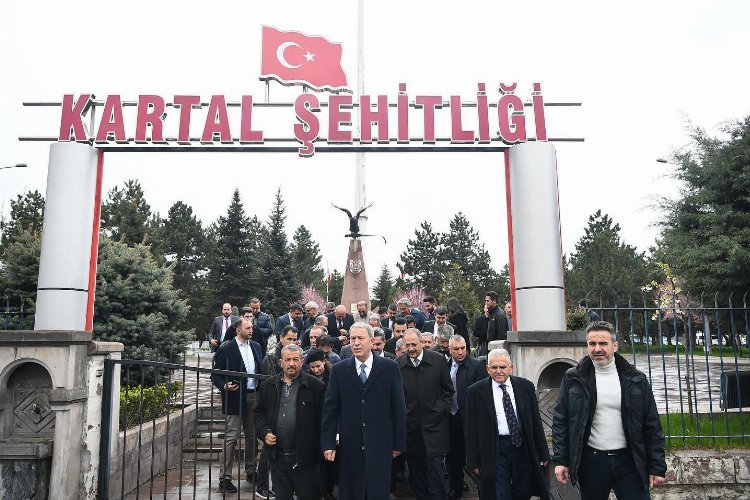 Kayseri Büyükşehir Belediye Başkanı Dr. Memduh Büyükkılıç, Milli Savunma Bakanı