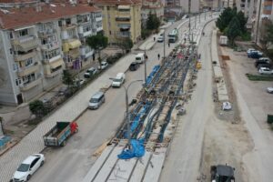 Kocaeli Büyükşehir Belediyesi’nin Kuruçeşme tramvay projesinde ray imalatları tamamlandı. Üstyapı