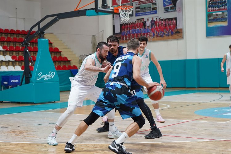 Çayırova Belediyesi basketbol takımı Türkiye Basketbol 2.Ligi C Grubu 18.hafta